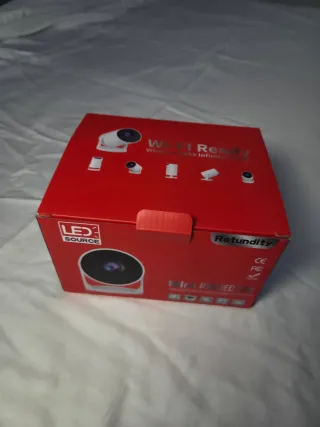 Mini Projetor Rotundity Wi-Fi Ready