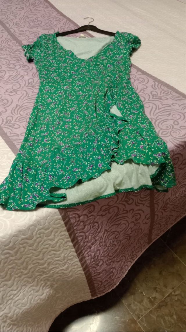 Vestido floral verde y morado