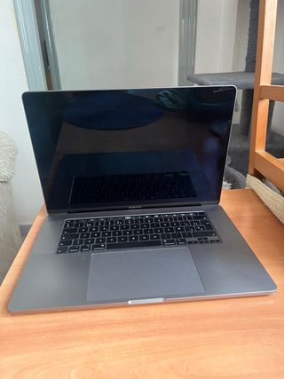MacBook Pro 16’’ 2019 i7 16GB RAM 500GB como nuevo