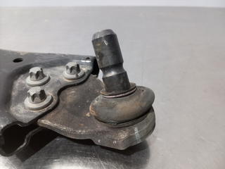 BRAZO SUSPENSION INFERIOR DELANTERO DERECHO JEEP