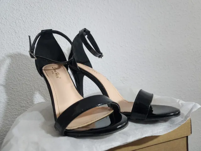 Sandalias charol tacón alto