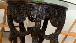 Mesa vintage madera y cristal tallada