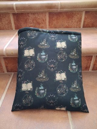 OFERTA 3X20€ 2x14€ Funda literaria BRUJA VERDE