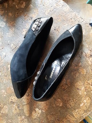 Zapato Nagro tacón bajo