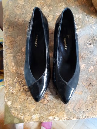 Zapato Nagro tacón bajo