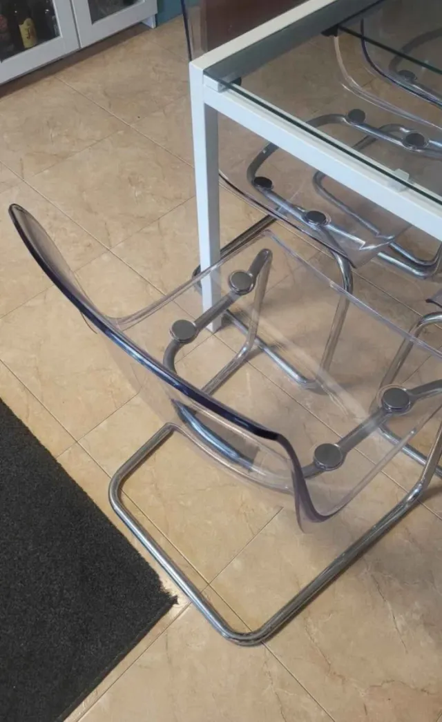 Mesa extensible cristal y 6 sillas