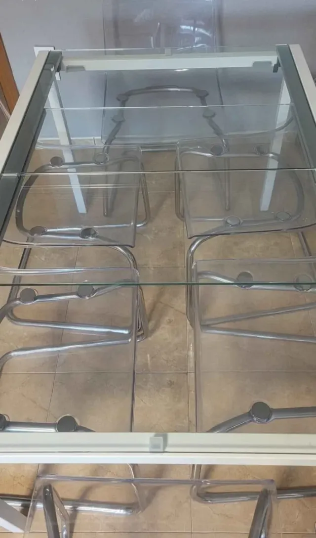 Mesa extensible cristal y 6 sillas