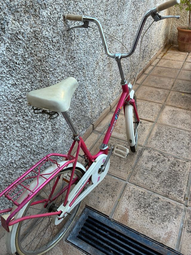 Bicicleta rosa vintage