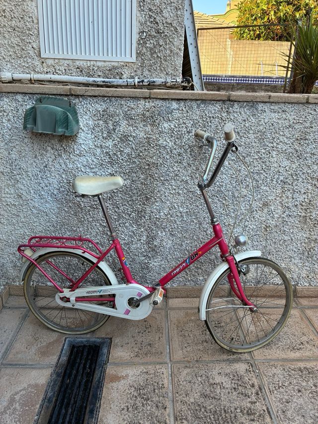 Bicicleta rosa vintage