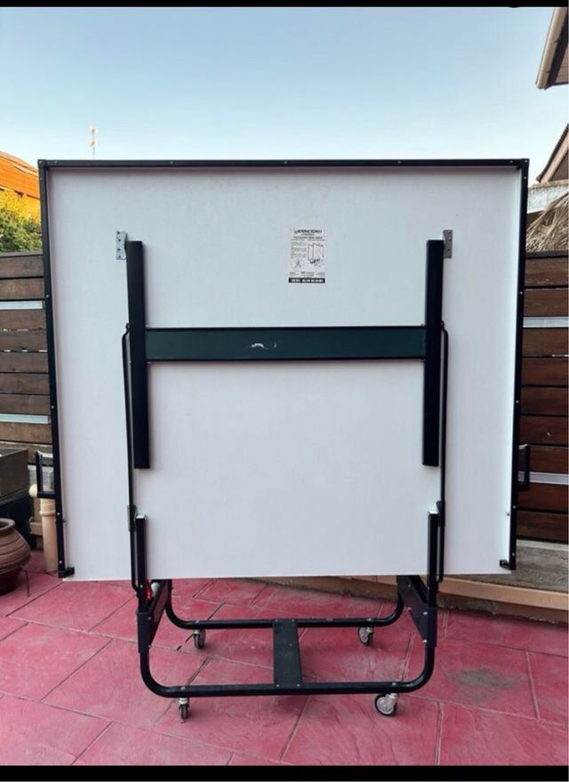 Tavolo da ping pong pieghevole