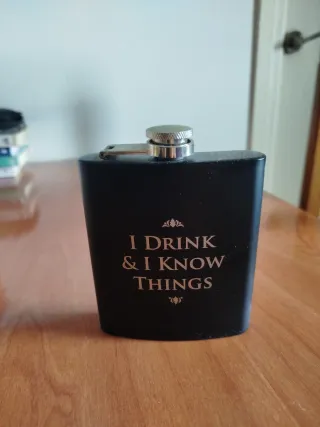 Petaca Juego de Tronos I Drink & I Know Things