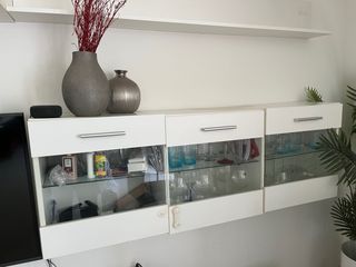 Muebles de salón con vitrina