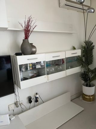 Muebles de salón con vitrina