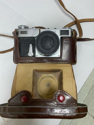 diverse fotocamere Leica Zenit aka Practica Palma