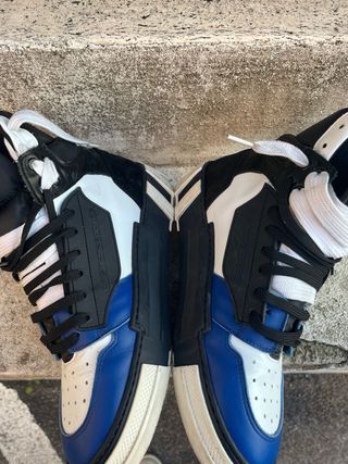 Scarpe Usate Blu e Bianche