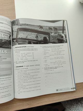 English File A2/B1 Student's Book And Workbook ...