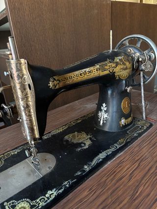 Máquina de coser Singer antigua