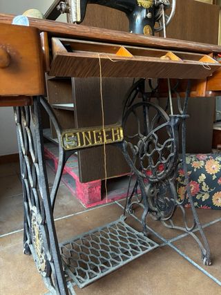 Máquina de coser Singer antigua