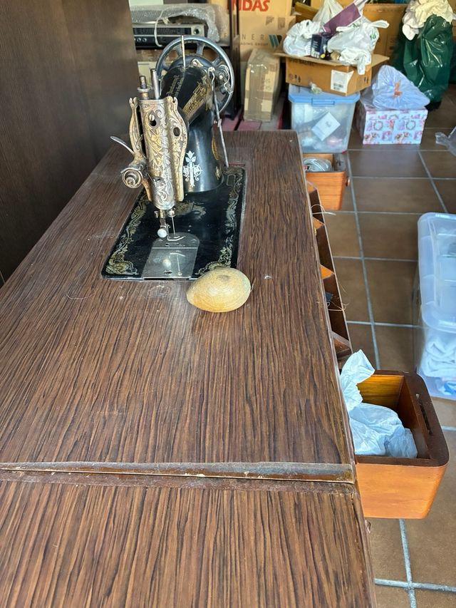 Máquina de coser Singer antigua