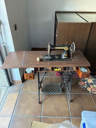 Máquina de coser Singer antigua