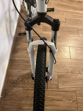 Bicicleta Montaña Btwin 26” blanca