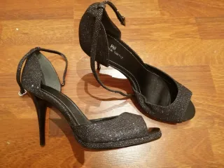 Zapatos salón cierre pulsera Gloria Ortiz