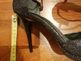 Zapatos salón cierre pulsera Gloria Ortiz