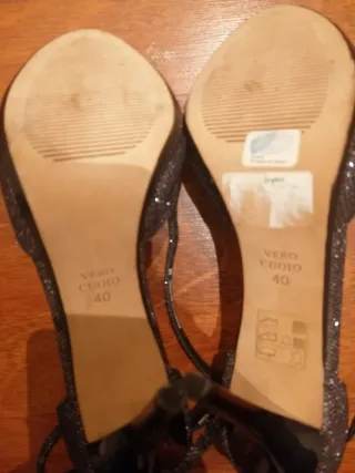 Zapatos salón cierre pulsera Gloria Ortiz