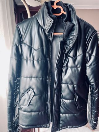 Zara Abrigo Negro Acolchado Talla M