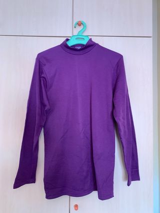 Camiseta morada