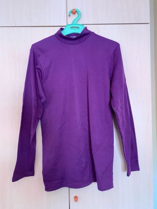 Camiseta morada