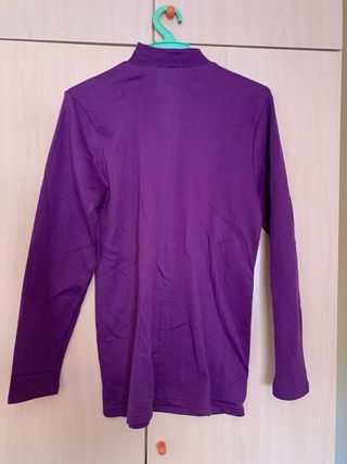Camiseta morada
