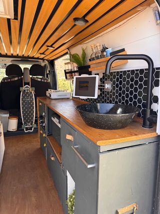 👉 Ford Transit camper/ Van– homologada, solar, cam