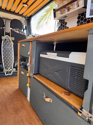 👉 Ford Transit camper/ Van– homologada, solar, cam