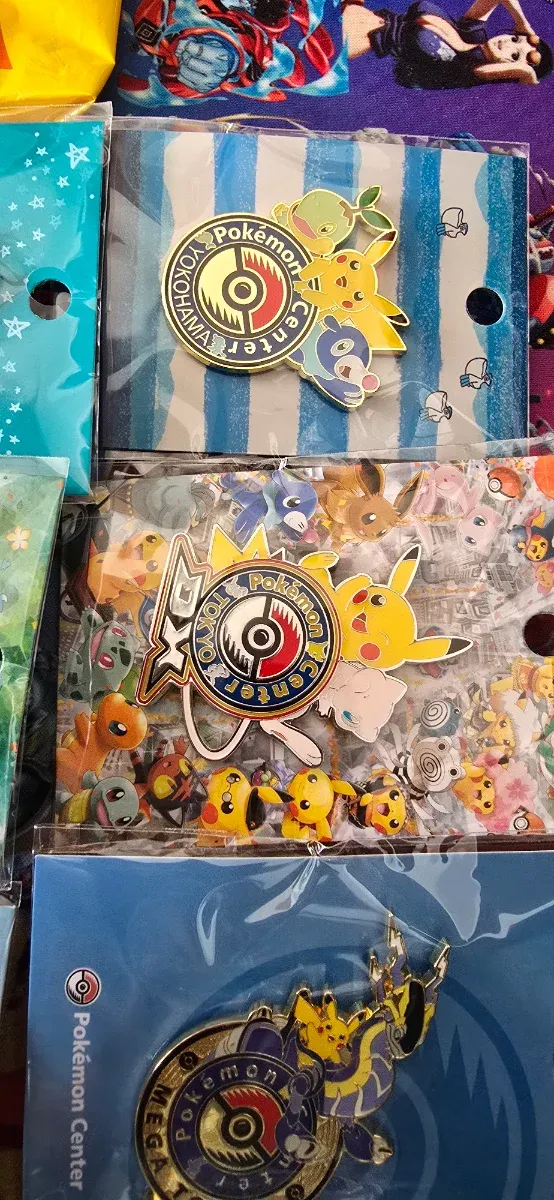 Pin Pokémon Center Tokio DX Exclusivo