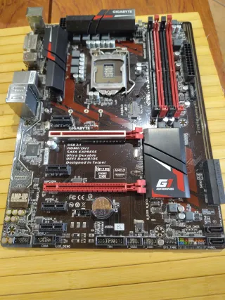 Placa Base Gama Media-Alta Gigabyte