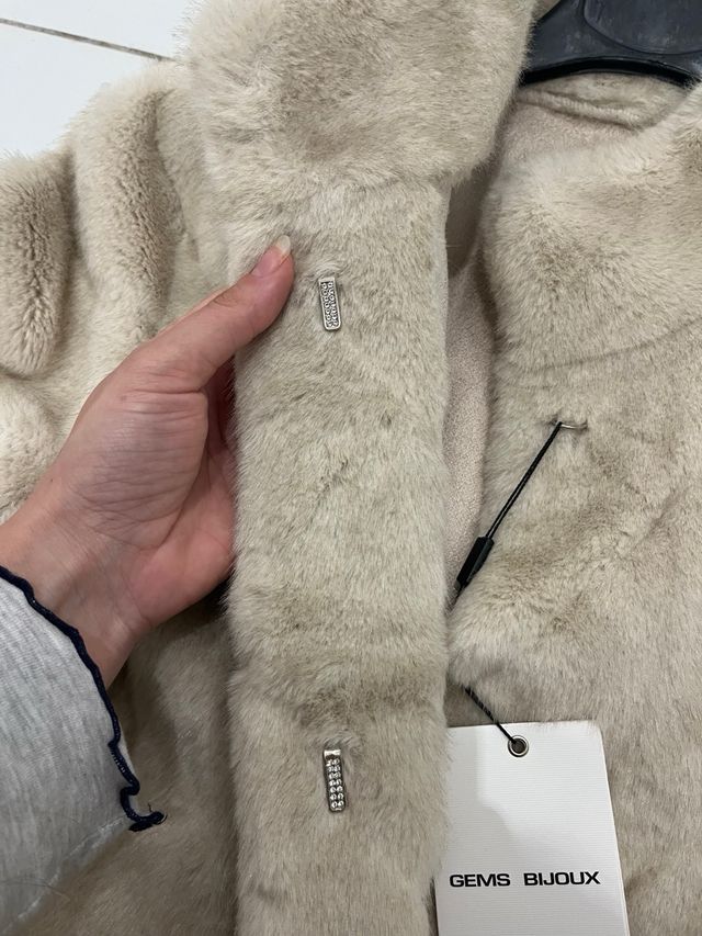 Pelliccia sintetica beige luxury