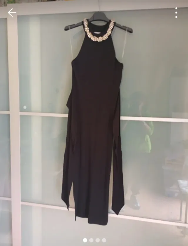 Abito nero con strass 