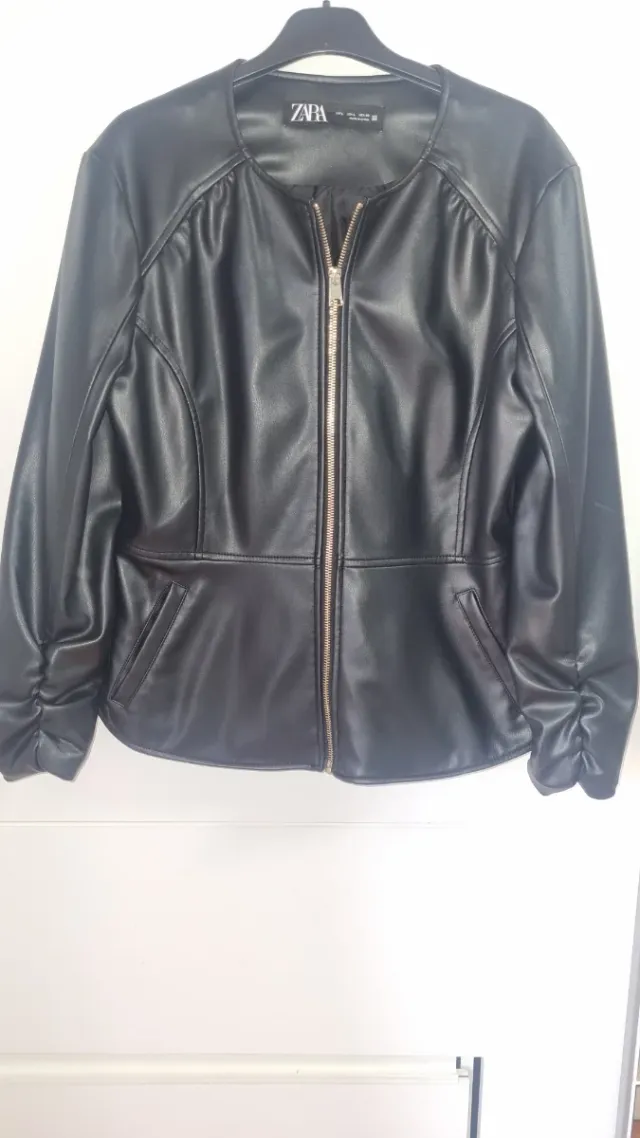 Chaqueta Zara Negra