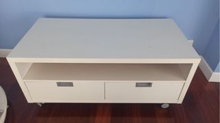 Mueble TV salón blanco con ruedas