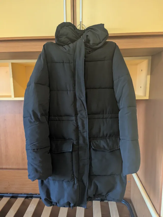 Piumino nero imbottito