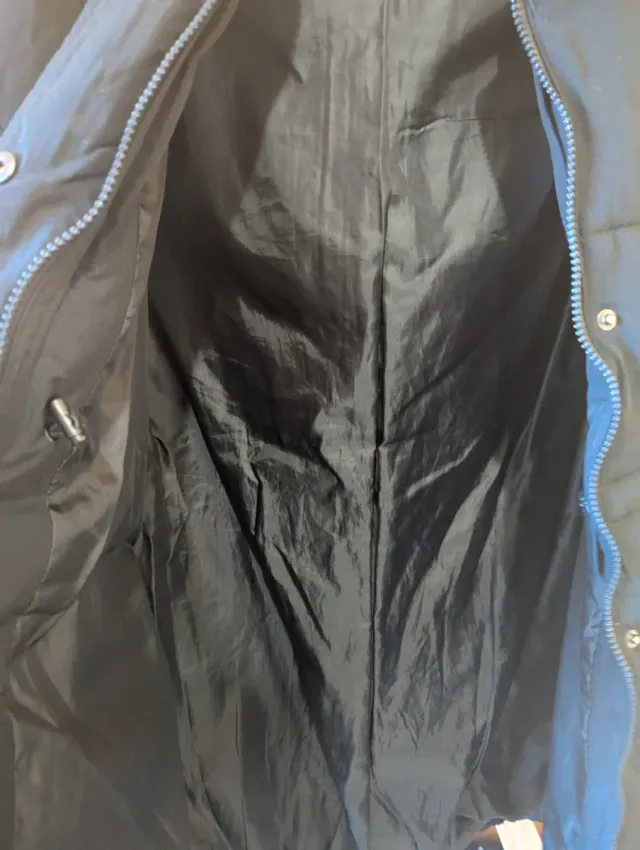 Piumino nero imbottito