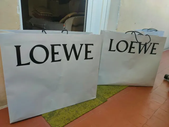 2 Bolsas de Regalo Grandes Loewe Blancas