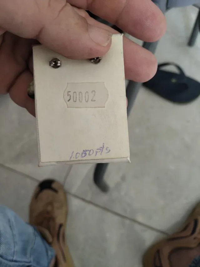 Orecchini in argento con pietra gialla