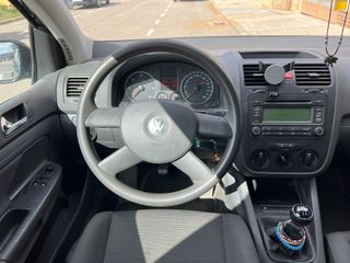 Volkswagen Golf 2005