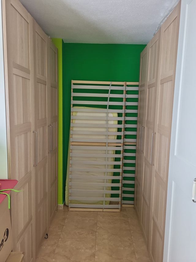 2 Armario de madera marrón