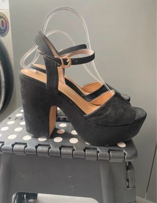 Sandalias de tacón negras