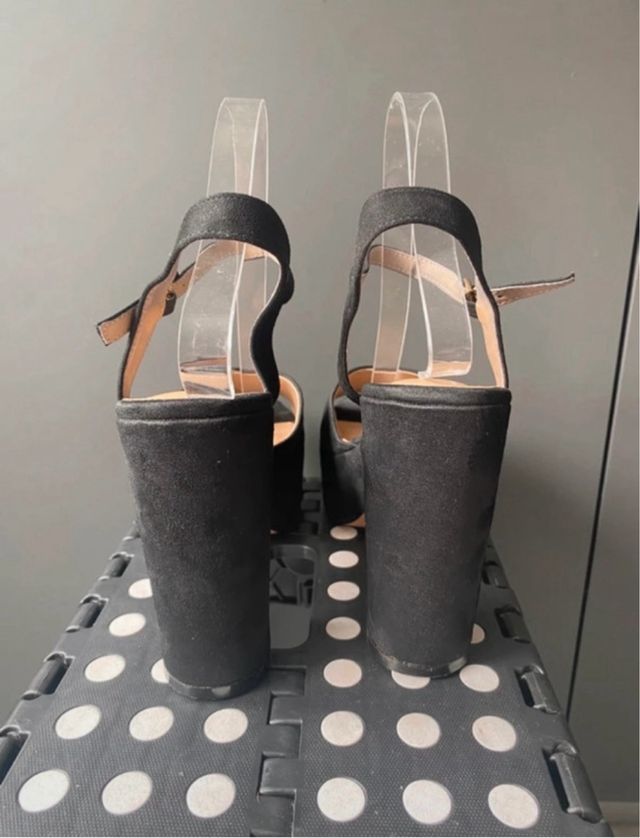 Sandalias de tacón negras