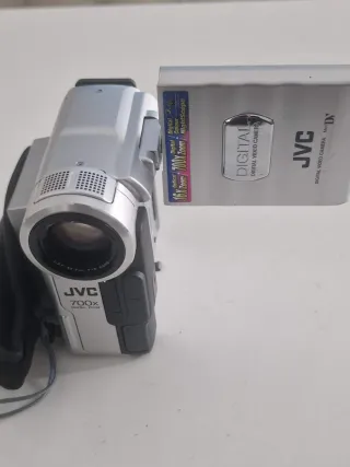 Cámara JVC Mini DV GR-DX25E