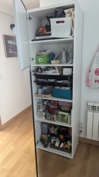 Armario Besta Ikea Negro y Blanco
193cmx60mx42cm